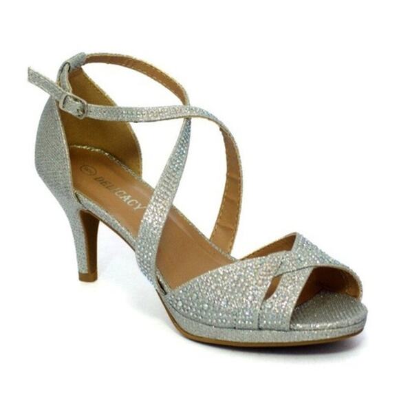 NWT Delicacy Excited-90, Heels Color Silver, Size 7.5 Womens - Picture 1 of 1